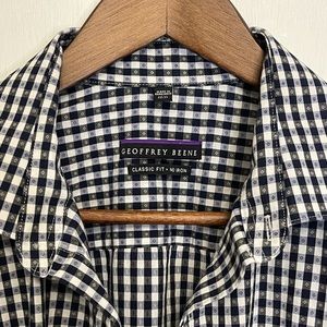 Geoffrey Beene Men’s Dress Shirt classic Fit - NO IRON 32/33 Neck 16 1/2